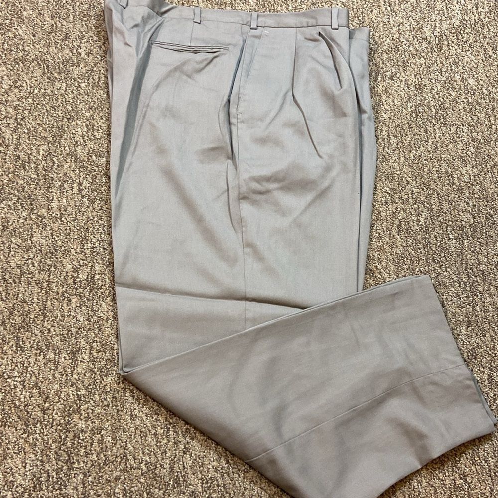 Nordstrom Gray Dress Pants with Pleats Sz,Approximately 40X32 Not Tag 💯 Wool